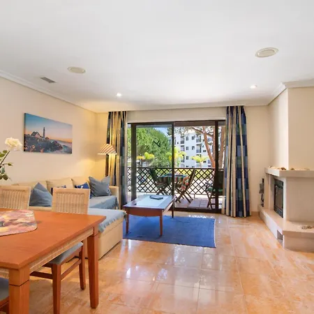 Apartment 6 B *